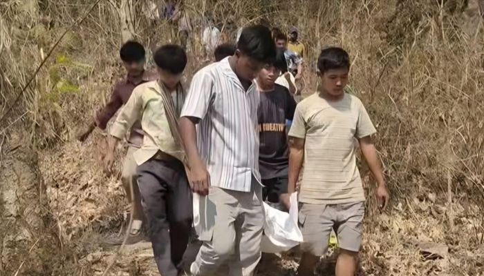 বান্দরবানে পাহাড়ের নিচে মা-মেয়ের নিথর দেহ